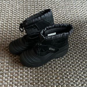 Great condition youth ski boots